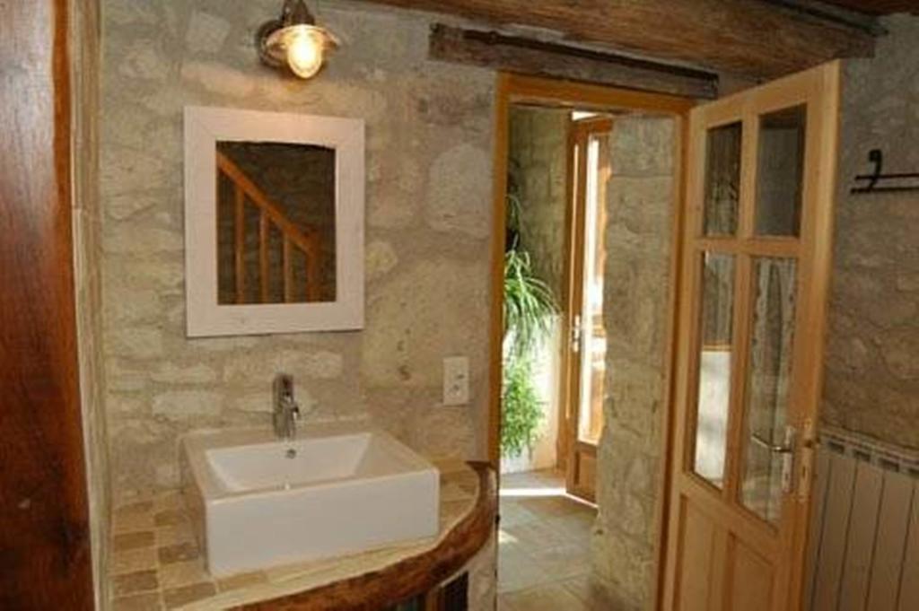 Auberge Du Canabal Lauzerte Room photo